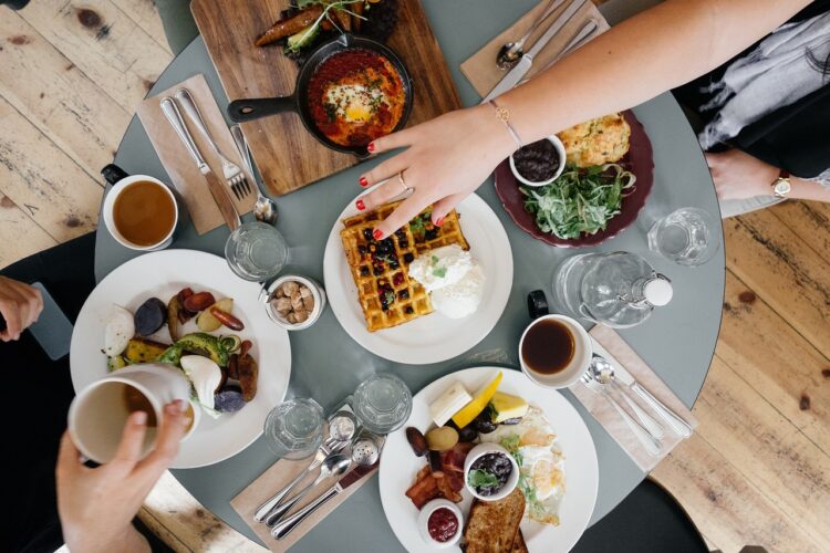 Food and Friends Circle: Perfect Combo Food and Friends Circle: Perfect Combo